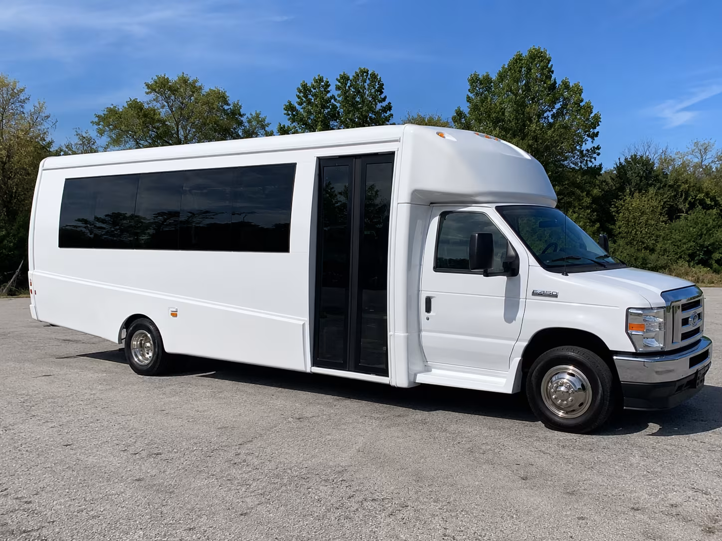 laredo bus rentals